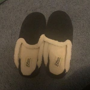 Sold ⭐️ Dluxe Pajama Slippers